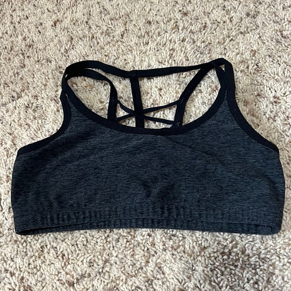 Hardly worn Beyond Yoga super soft strappy back sports bra in size S! - Picture 1 of 6